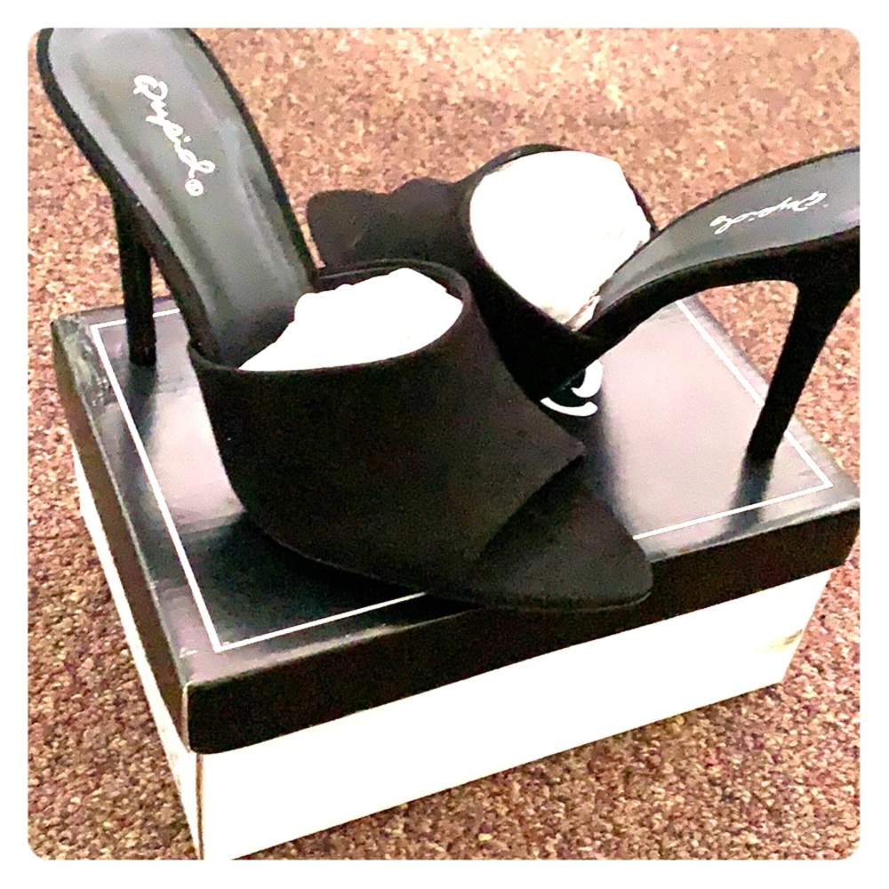 Black never wore size 8 sexy heels